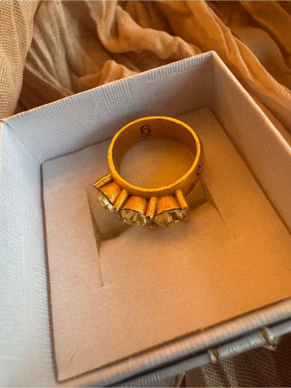 French Kande yellow crystal trio gold Ring - Picture 5 of 5